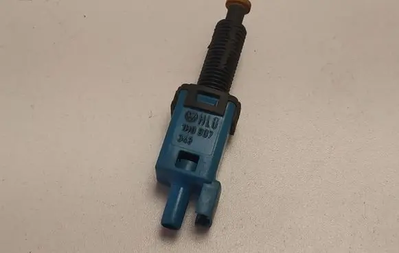 Volkswagen Golf III Brake pedal sensor switch 1H0907343