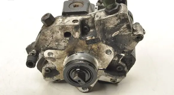Volvo XC90 Fuel injection high pressure pump 8692521