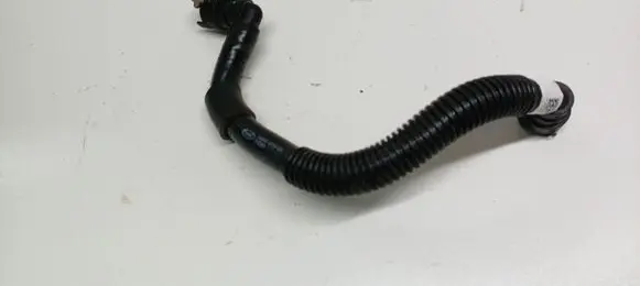 Ford Focus Breather hose/pipe H6BG6758CA