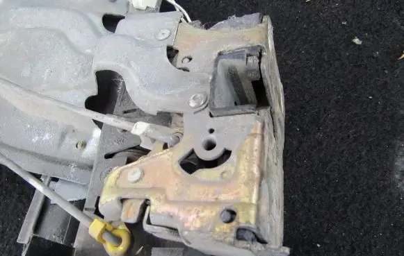 Renault Laguna I Rear door lock