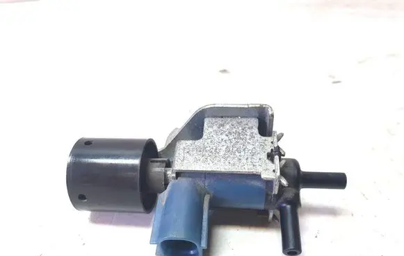 Toyota Avensis T270 Turbo solenoid valve 9091012281