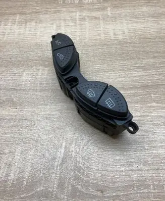 Ford Focus Windscreen/window heater switch 98AG19A945CH