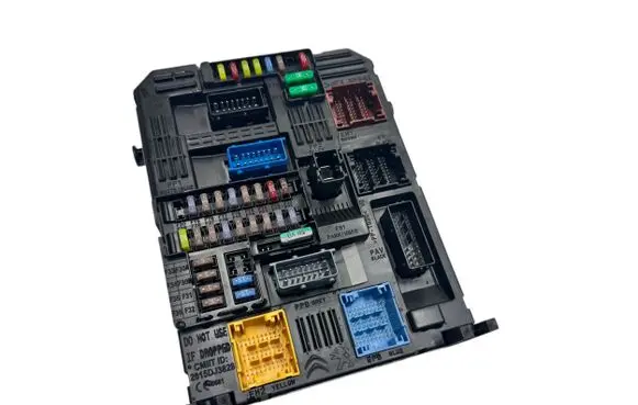 Peugeot Rifter Fuse module 9830707880