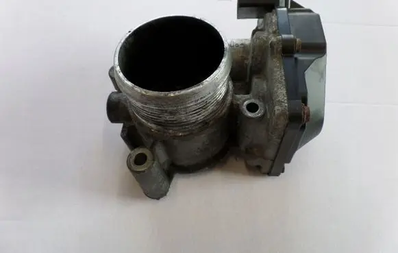 Seat Ibiza IV (6J,6P) Throttle valve 03L128063R
