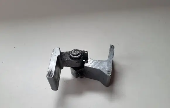 Volkswagen Tiguan Rear door lower hinge