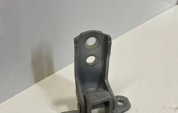 Toyota Prius (XW20) Rear door upper hinge A046694