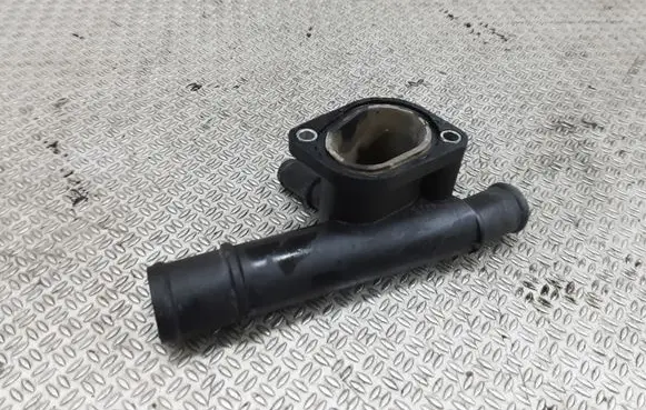 Volkswagen Golf IV Engine coolant pipe/hose 038121133