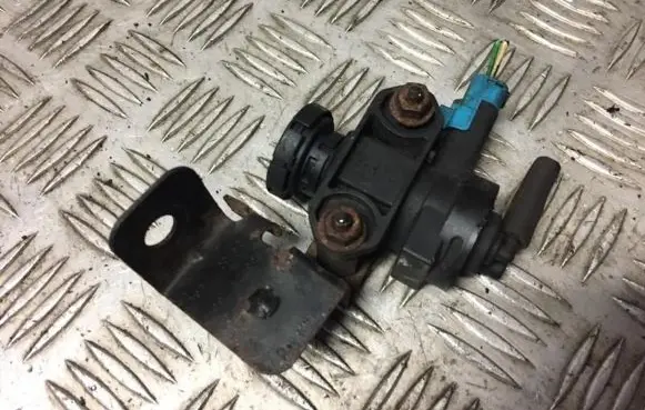 Citroen Xsara Turbo solenoid valve 9635704380