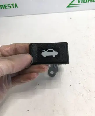Honda CR-V Engine bonnet (hood) release handle