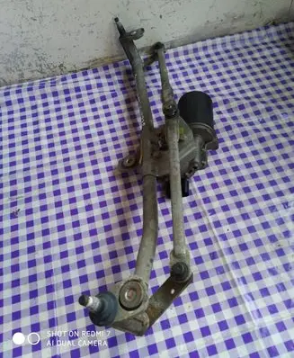 Skoda Octavia Mk1 (1U) Front wiper linkage 443122341619