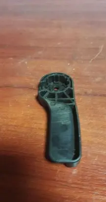 Engine bonnet (hood) release handle