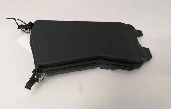 Mercedes-Benz E W212 Fuse box cover A2125400382