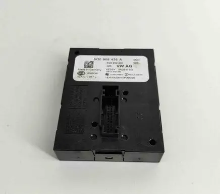 Skoda Octavia Mk3 (5E) Keyless (KESSY) go control unit/module 5Q0959435 5ZA010947