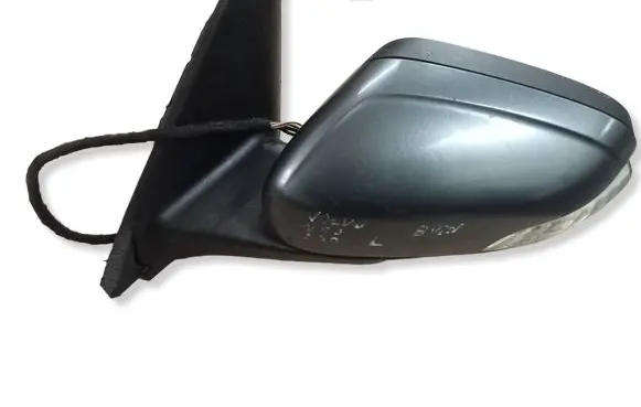 Volvo V50 Front door electric wing mirror 