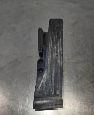 Mercedes-Benz GLC X253 C253 Accelerator throttle pedal A2533002400