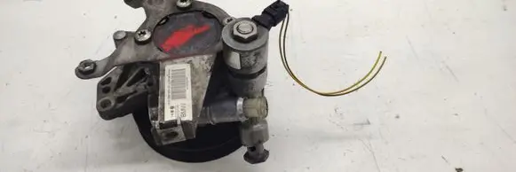 BMW 5 E60 E61 Power steering pump 7697974