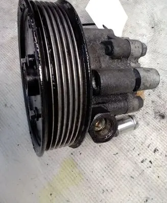 Renault Master III Power steering pump 8200357347