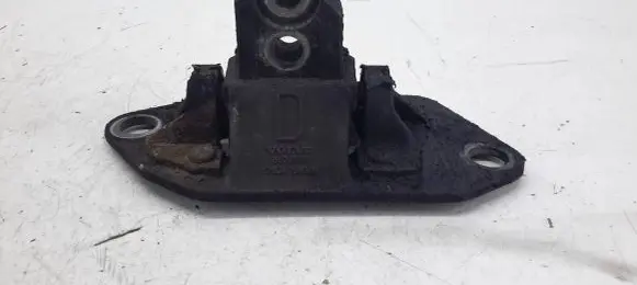 Volvo S60 Engine mount bracket 8624757