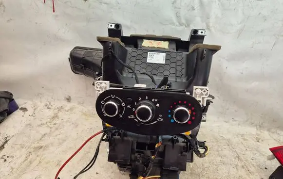 Dacia Lodgy Interior heater climate box assembly 272704466R 100013577 5P3700000