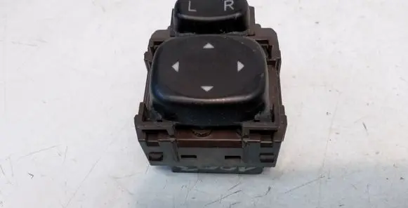 Toyota Avensis T270 Wing mirror switch 183647