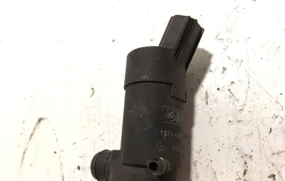 Volvo V50 Windscreen/windshield washer pump 1S7117K624DD