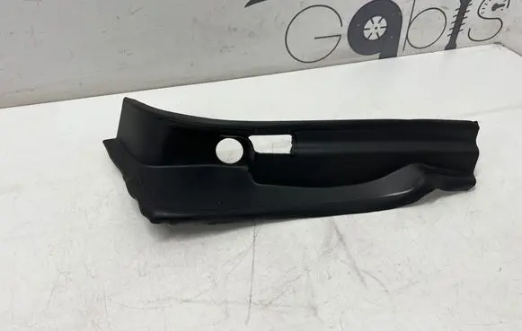 BMW i4 Rear light trim 7487594 183312