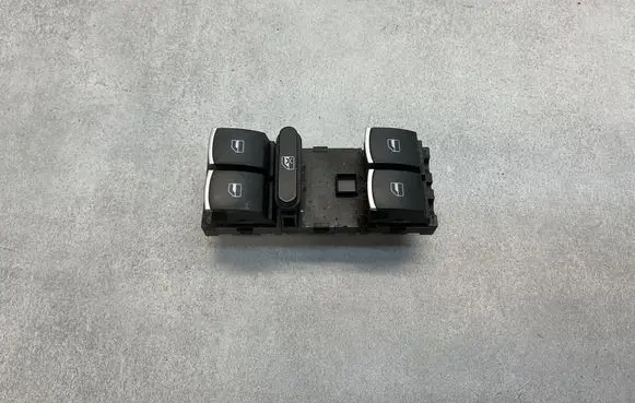 Volkswagen Touran II Electric window control switch 5K4959857