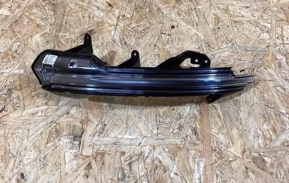 Porsche Cayenne (9Y0 9Y3) Front fender indicator light 9y1949101d