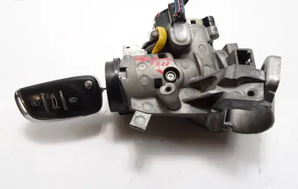 Mitsubishi Outlander Ignition lock