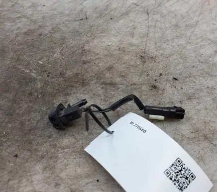 Volvo V60 Windshield washer spray nozzle