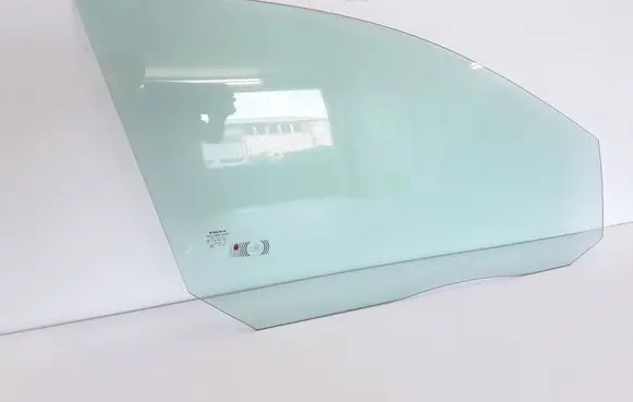 Volvo XC70 Front door window glass four-door 30779525