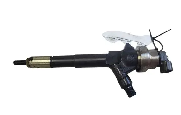 Opel Astra J Fuel injector 55567729