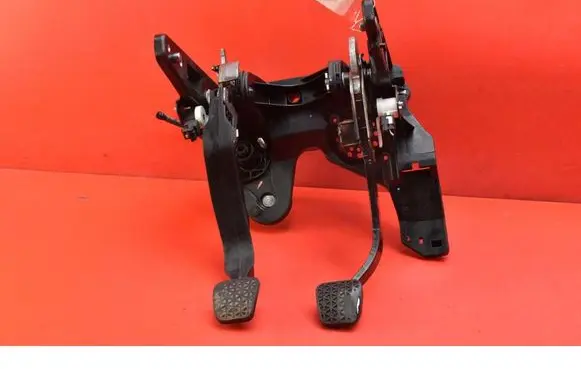 Opel Astra J Accelerator throttle pedal 