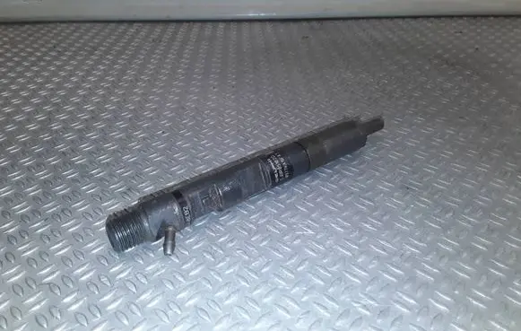 Renault Clio III Fuel injector Ejbr05102d 8200815416