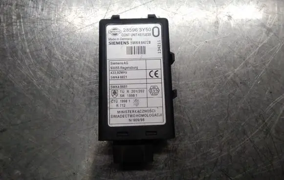 Nissan X-Trail T30 Door central lock control unit/module 5WK46472B 285963Y50