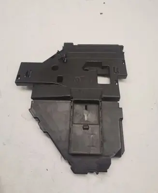 Mercedes-Benz C W205 Other engine bay part