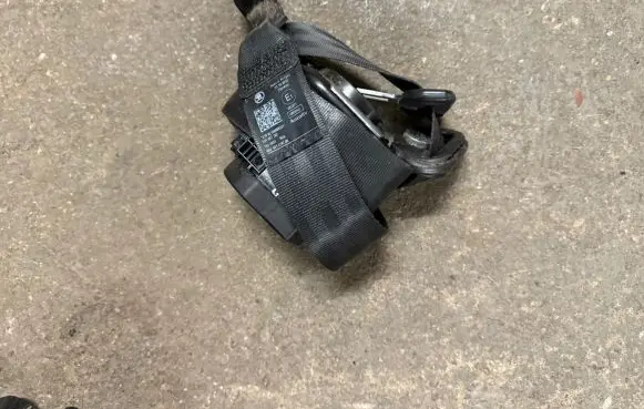 Seat Toledo IV (NH) Front seatbelt 5JA857701