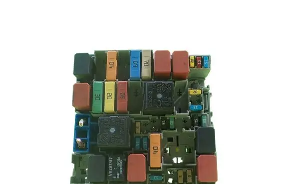 Alfa Romeo Giulietta Fuse box set 50518876 BEZPIECZNIKOW