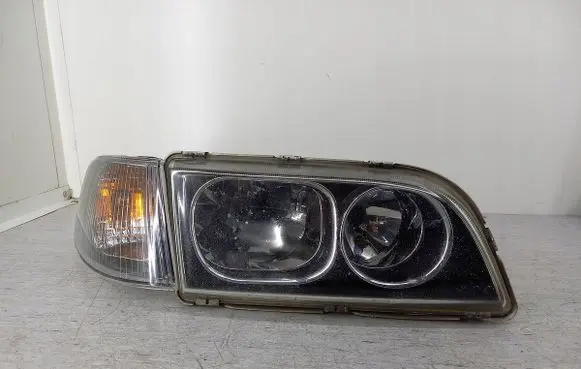 Volvo S40, V40 Headlight/headlamp