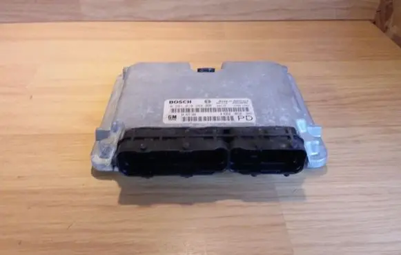 Opel Zafira A Engine control unit/module 0281010268