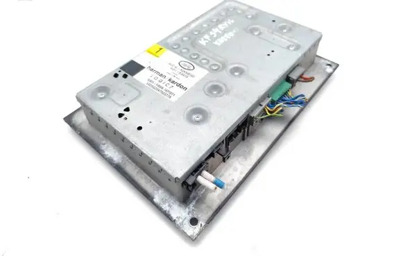 Land Rover Discovery Sound amplifier XQK500103