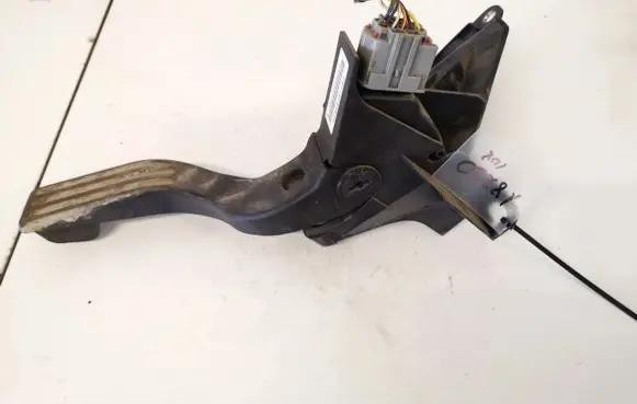 Ford Mondeo Mk III Accelerator throttle pedal 2s719f836da