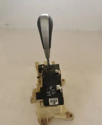 Hyundai Santa Fe Gear shifter/selector 467002BXXX