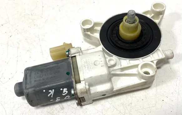 Chrysler Town & Country V Rear door window regulator motor 0130822335 3018077D