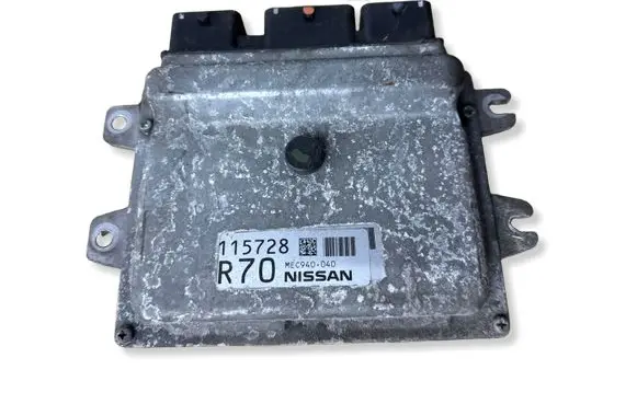 Nissan Juke I F15 Engine control unit/module MEC940040
