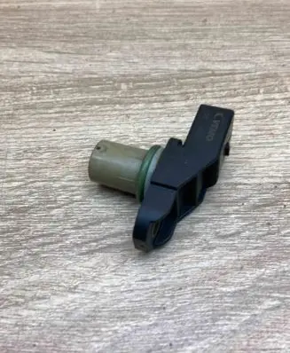 BMW 5 E39 Camshaft position sensor V20720515