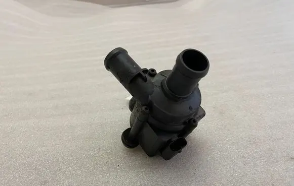 Volkswagen PASSAT B8 USA Electric auxiliary coolant/water pump 5C0965561