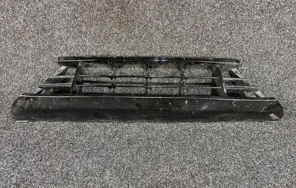 Volvo XC60 Front bumper lower grill 32234959