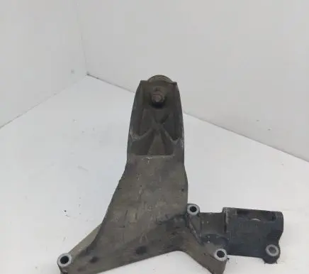 BMW 3 E46 Engine mounting bracket 6753225