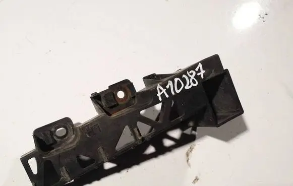 Mazda 5 Front bumper mounting bracket c23550161